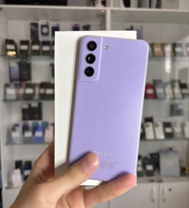 Продам Samsung S21 FE 8/256