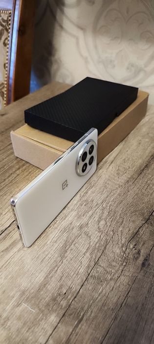 Продается телефон OnePlus 13 16/512GB India Global Version