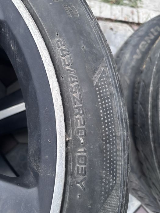 Продам диски с шинами размер 245/45/r20