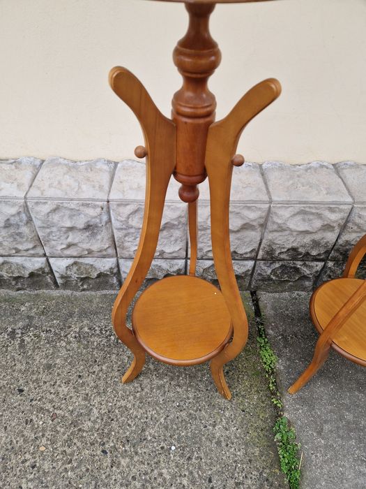 Чифт страхотни антикварни дървени високи масички