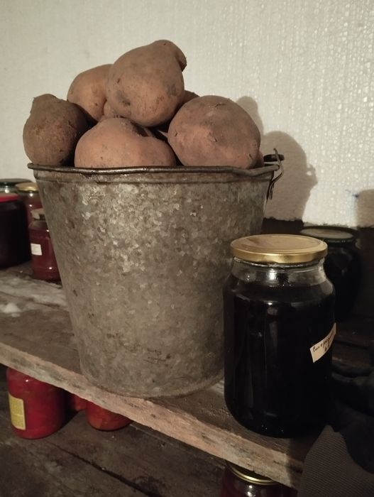 Продам картошку, соленья