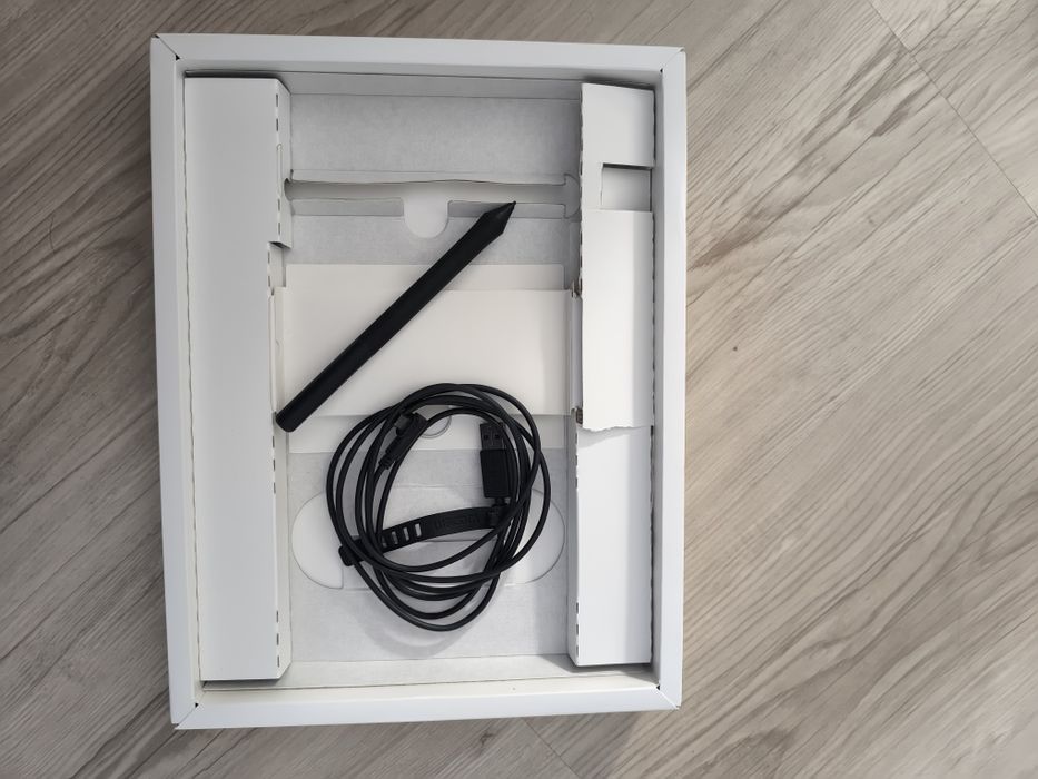 Графичен таблет wacom intous M