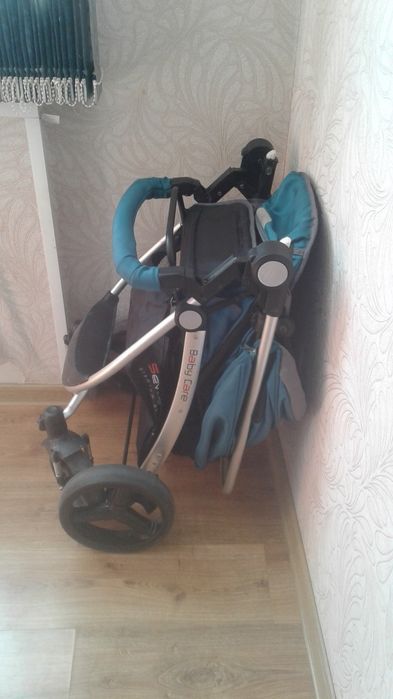 Продаётся коляска прочная в отличном состоянии.