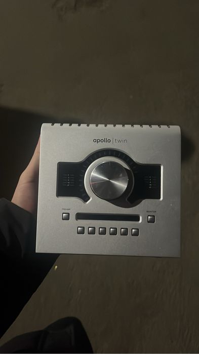 Звуковая карта Apollo Twin