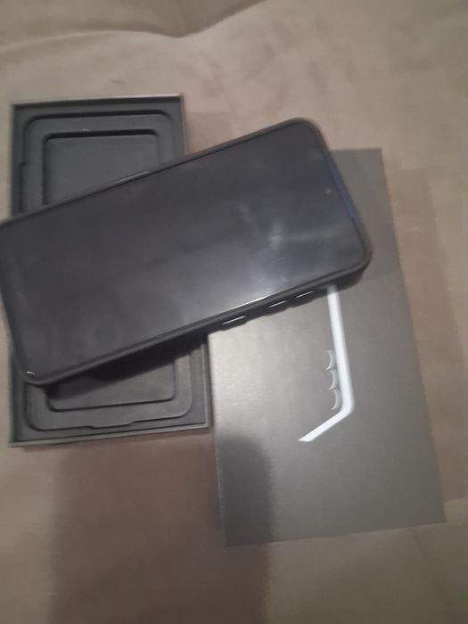 Vand Samsung S25 nou in garanție