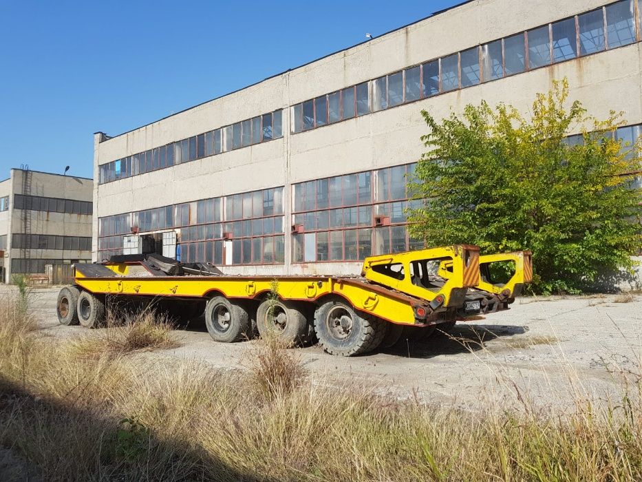 Тежкотоварно ремарке за превоз на машини до 80t.