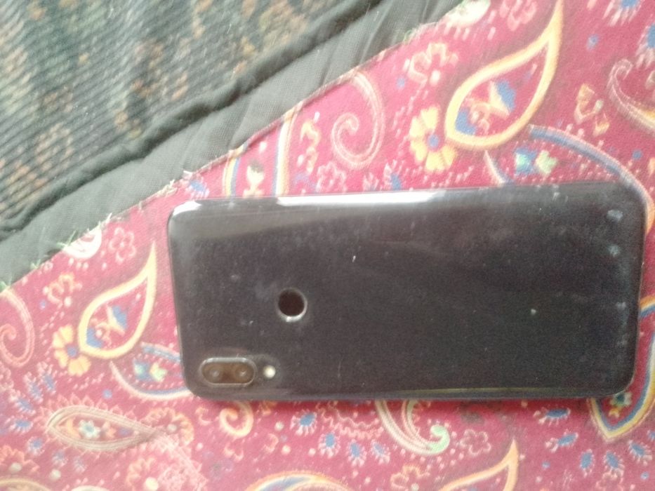 Продаю телефон редми 7 памят 32 гб