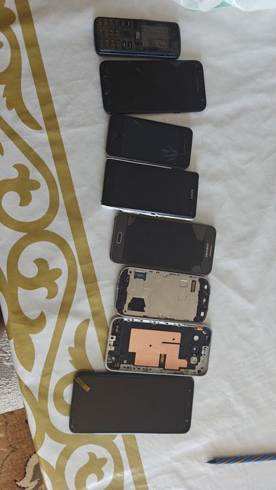 Продам телефоны каждый 3-5к