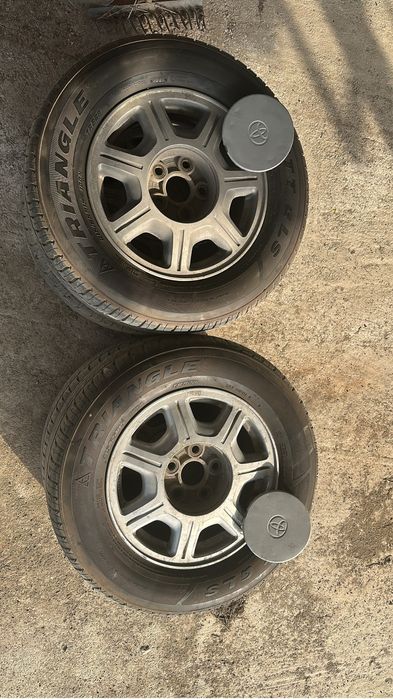 Диски с шинами.