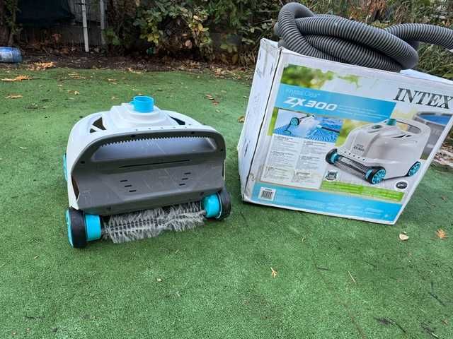 Robot curatat piscina fara fir