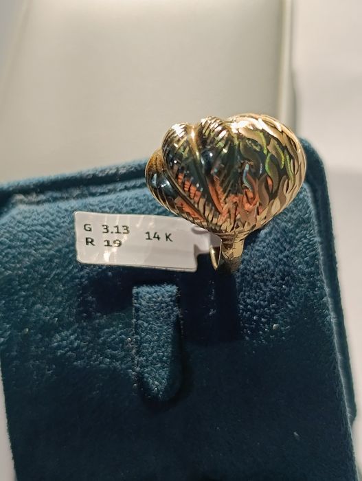 Золотое кольцо, Турецкая изделия проба 585, вес 3,13 гр размер 19