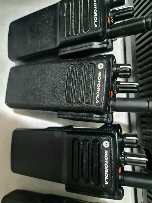 Statii MOTOROLA DP4400 Digitale.uhf.