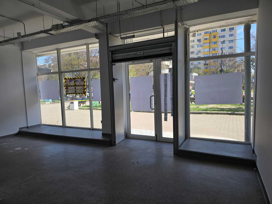 Spatiu comercial de inchiriat intersectia Sanitas
