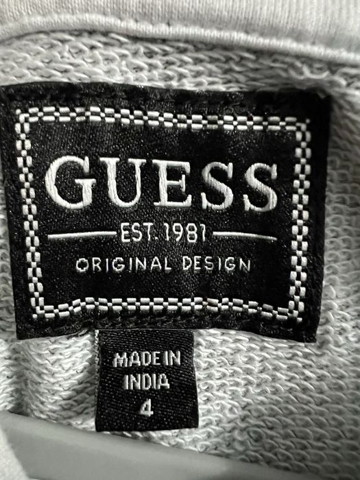 Hanorac cu Gluga Guess-Marimea 4 ani