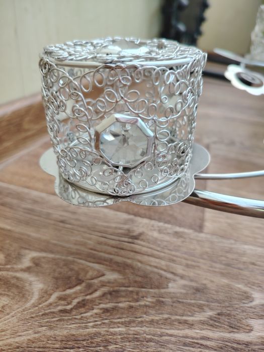 Продам люстру, 6 стаканов, галогеноваяя