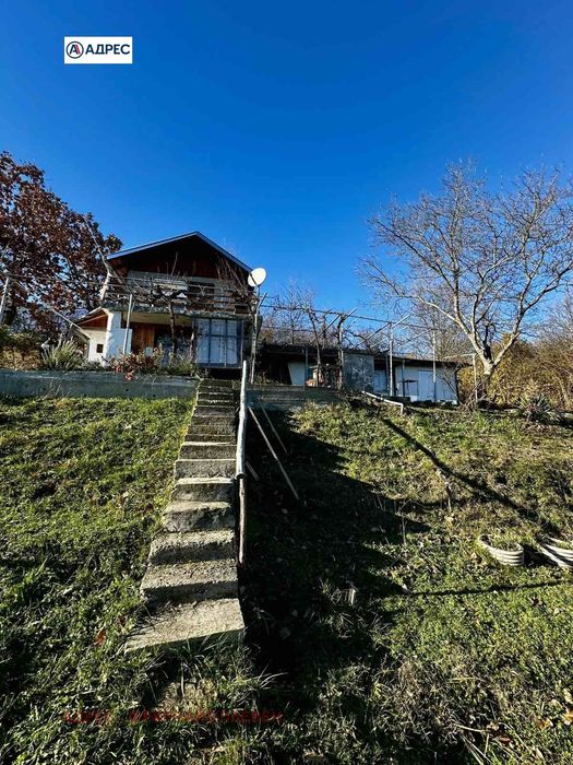 Къща в Ловеч, област-с.Белиш площ 48 цена 43000