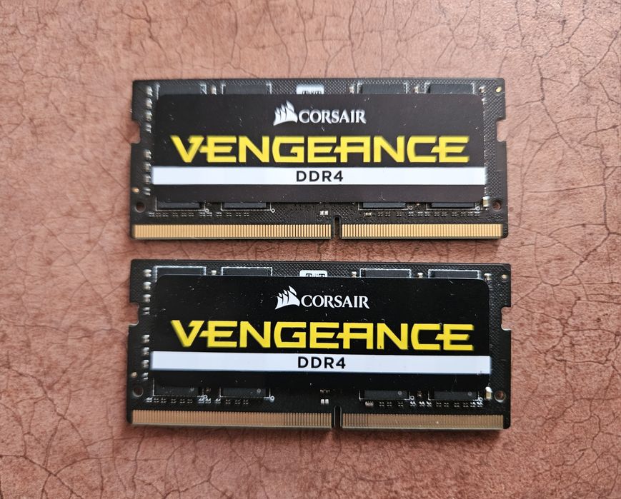 Kit memorii laptop 2x 16GB DDR4 2400Mhz Corsair Vengeance