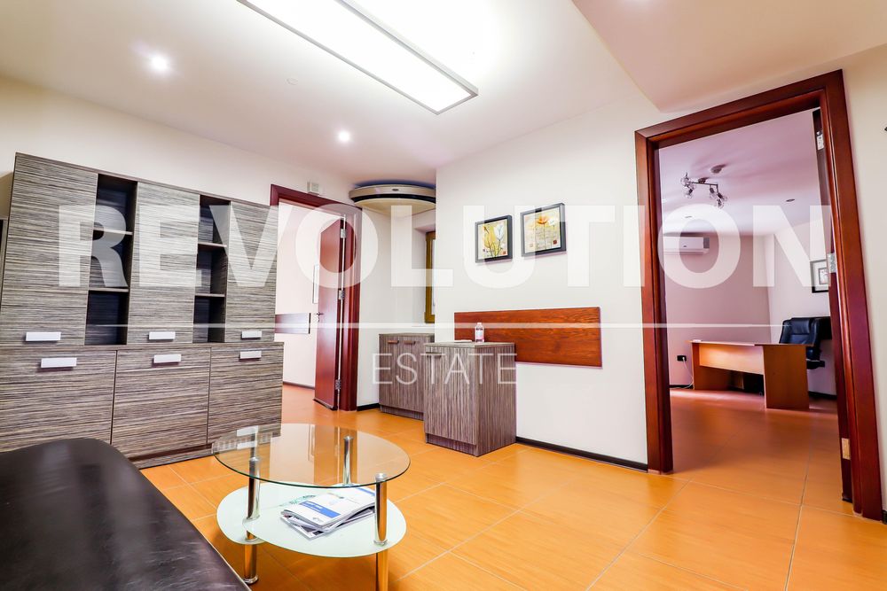 Дава се под наем Офис в Варна, Генералите - 65 кв.м за 400 € - Снимка #2