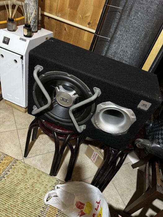 Сабвуфер JBL без усилителя
