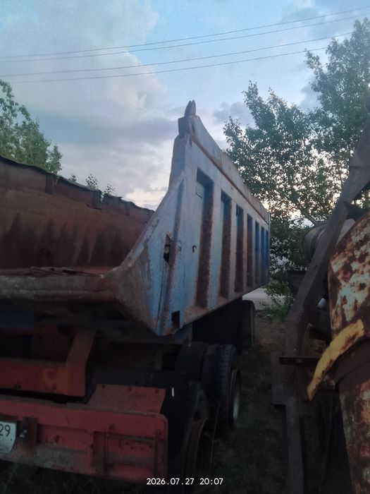 Полуприцеп DAF на ходу