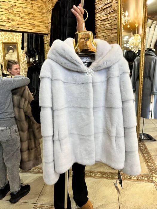 Продам норковую шубу