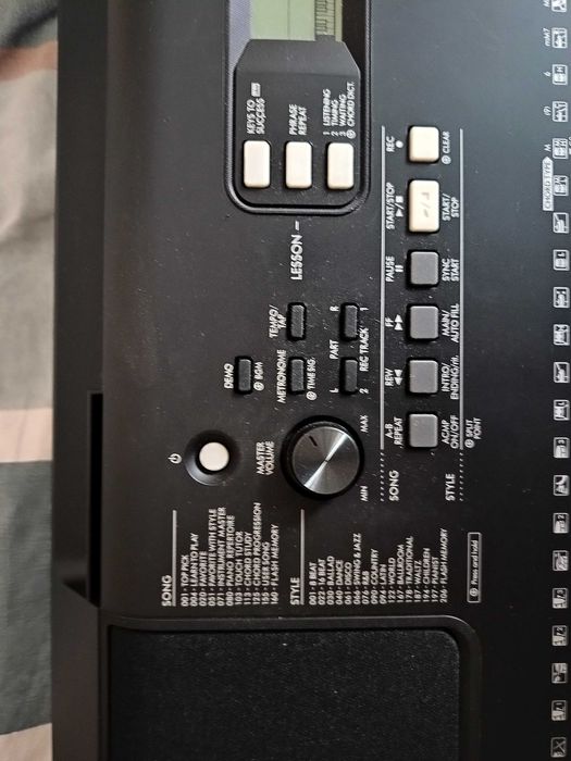 Електронен синтезатор - YAMAHA MUSIC PSR-E373 -