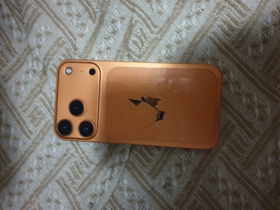 iPhone Xr в корпусе 17 Pro 256GB