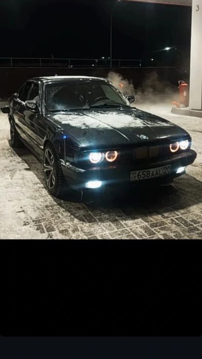 Продам машину бмв е 34