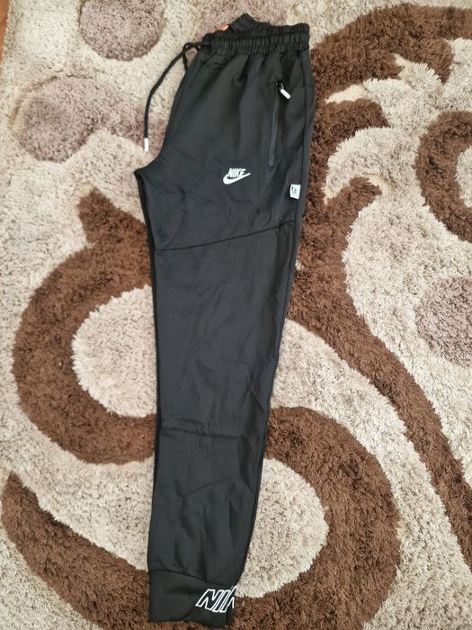Pantaloni lungi barbati