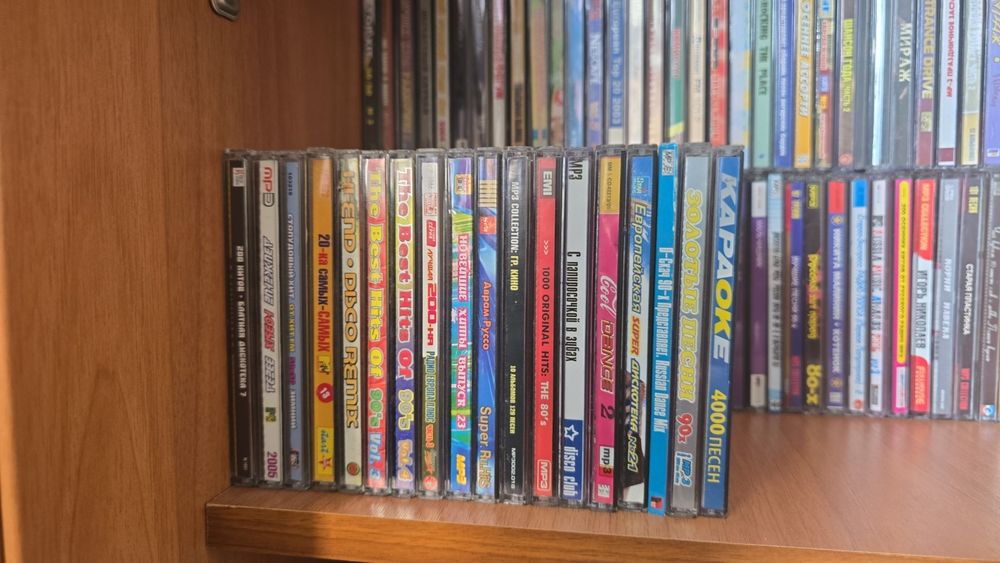 Колекция б/у CD дисков.