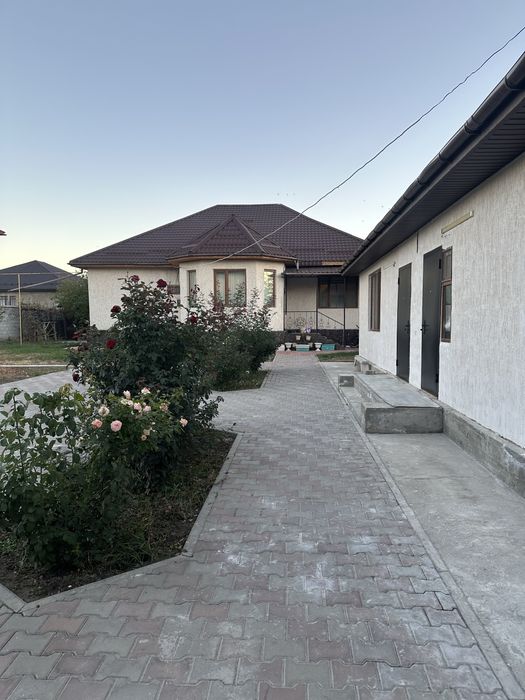 Уй сатылады , продам дом