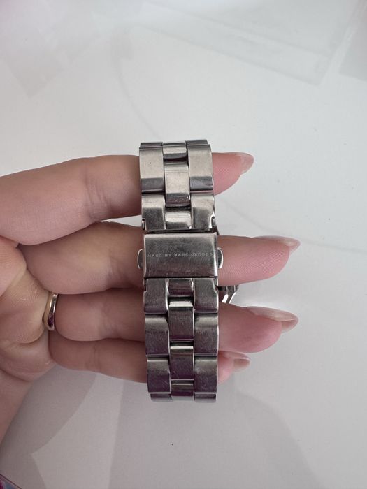 Часовнил Marc Jacobs