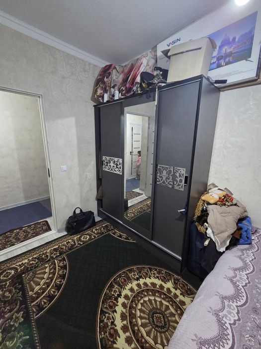 Uy sotiladi 
10 etajkani 5 etaji 
49.kvadrat