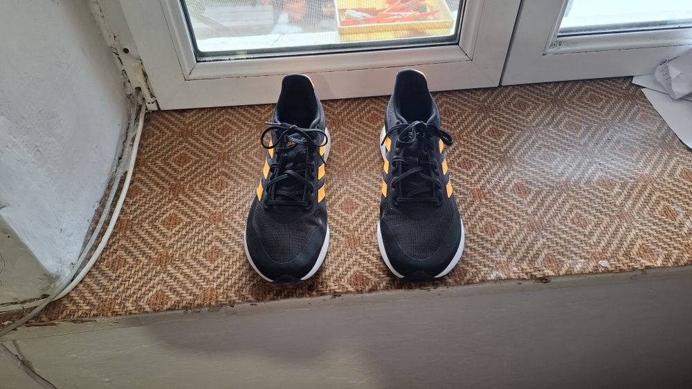 Маратонки супер. Нова. М