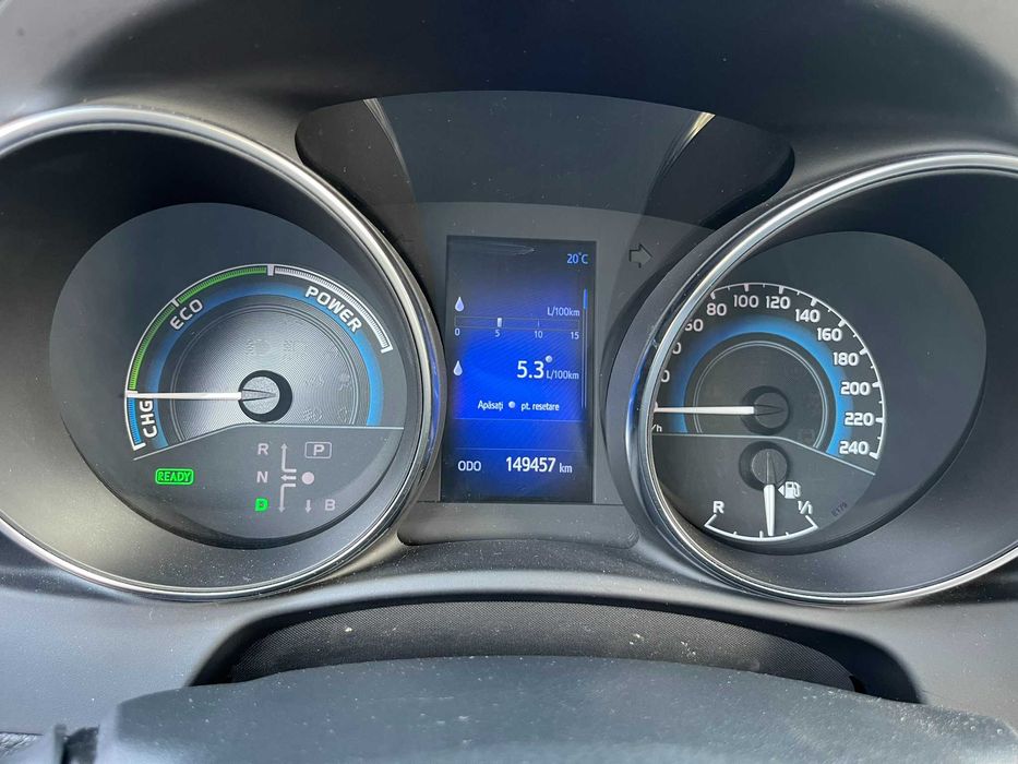 Toyota Auris Touring Sports 1.8 Hybrid Automată, 2018 (prima înmatriculare 02.2019) – 149.457 km | Garanție baterie hibridă | 2 seturi de roți