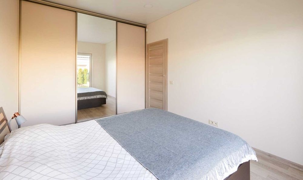 Дава се под наем Тристаен апартамент в Бургас, Сарафово - 98 кв.м за 816 € - Снимка #3