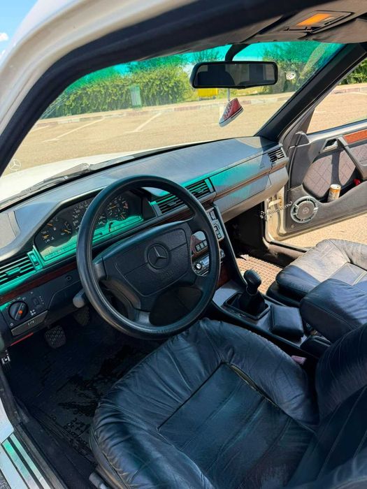 Mercedes W124 1995 – stare bună – acte în regulă”