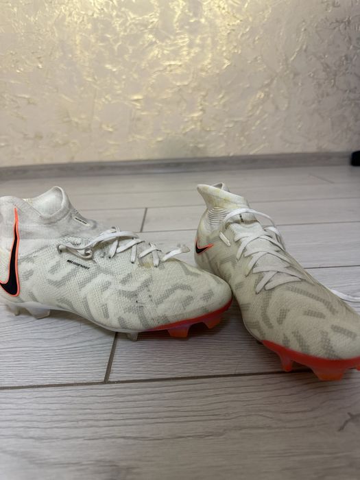 Nike Mercurial Superfly 8 Elite.