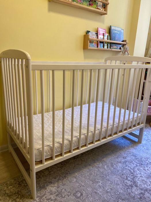 Дървена кошара за дете