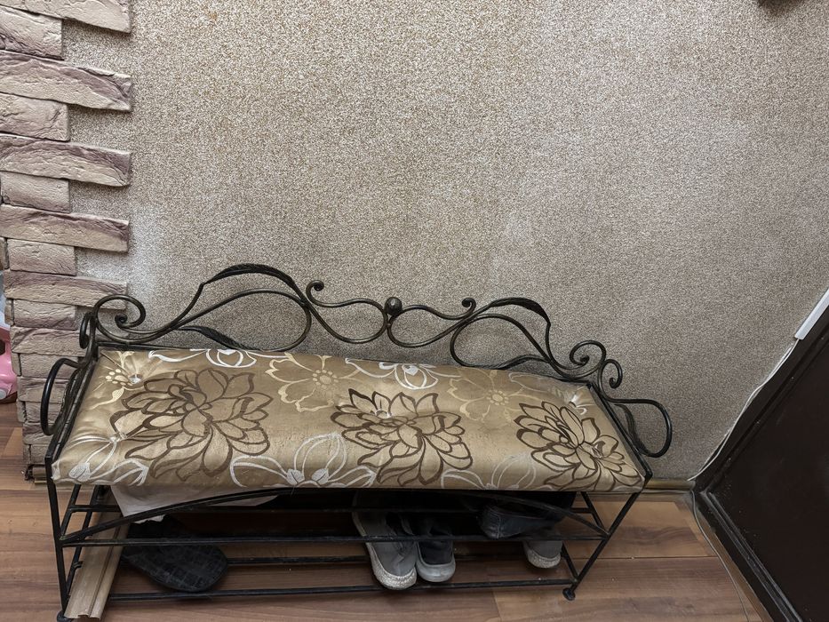 Кованая мебель для прихожей