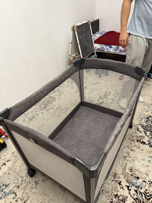 Продам манеж с матрасом