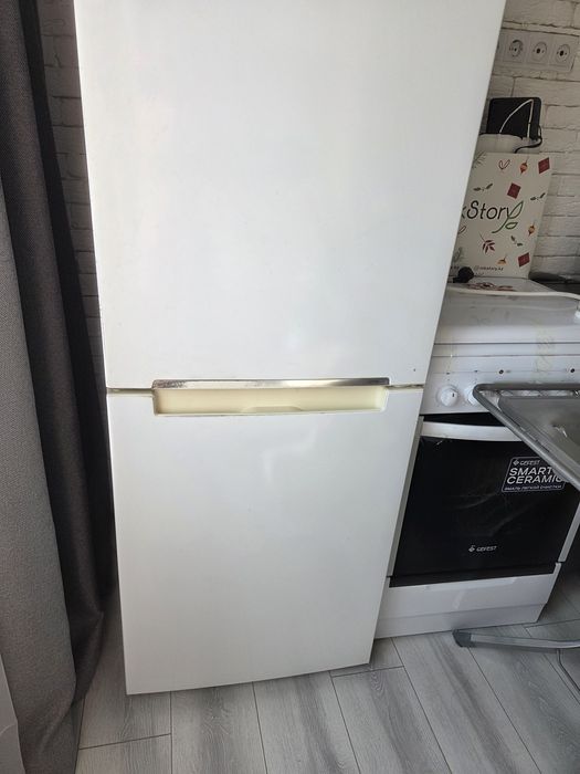 Продам холодильник