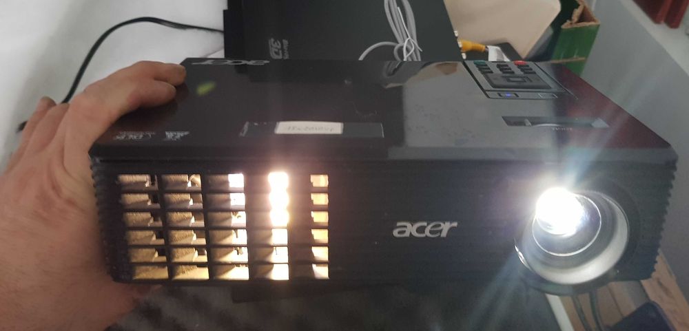 Acer X 1161 videoproiector filme muzica