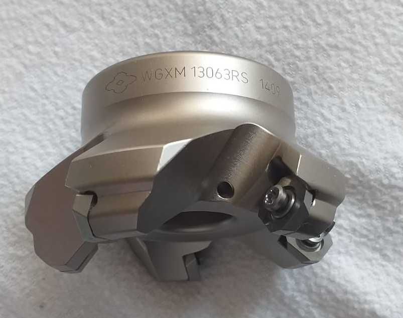 Cap de frezare indexabil SUMITOMO cu insertii placute carbura freza