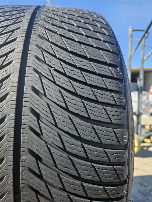 Vând anvelope iarna 305/30r21 305/30/21 MICHELIN