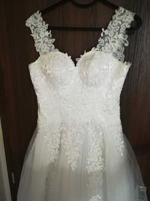 Булчинска рокля с дантела