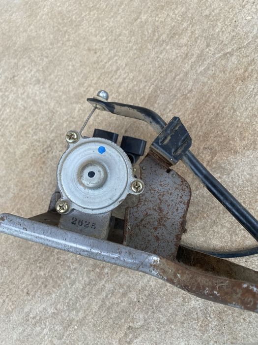 Pedala acceleratie nissan patrol y61 complecta