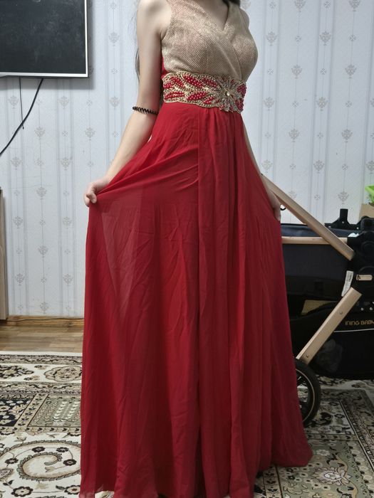 Продаётся вечерние платья один за 10000