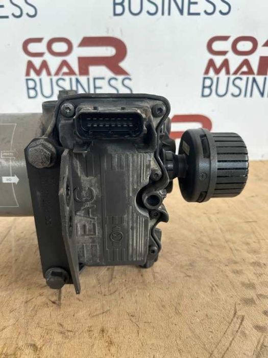 Uscator aer MERCEDES BENZ ATEGO 818 cod piesa A0014 465 464