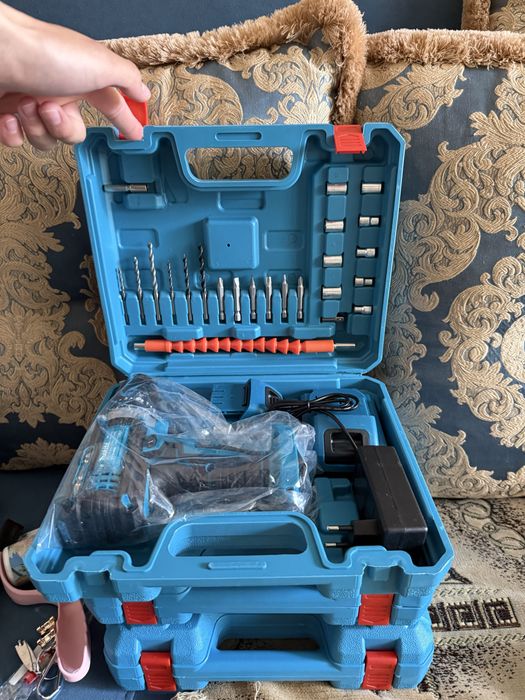 Шуруповерт MAKITA